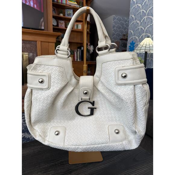 GUESS Handbags - Vintage GUESS White Basket Weave Hobo Bag with Giant G Buckle Snap Closure